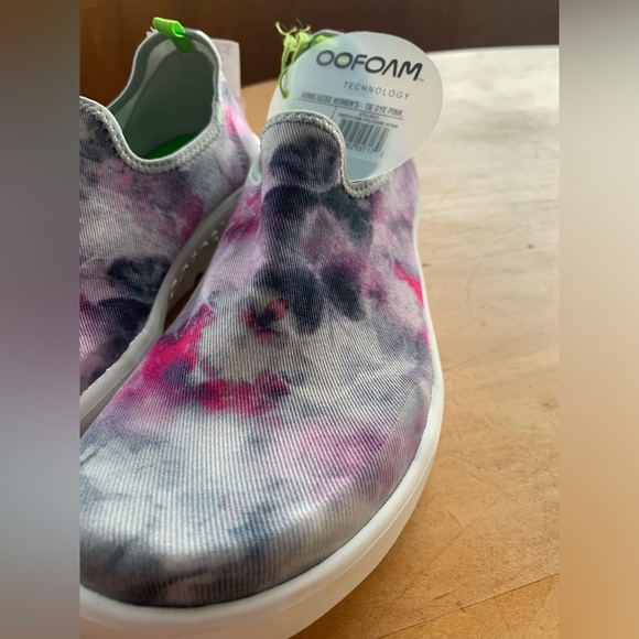 OOFOS OOFOAM 7 New With Tags Pink Tie Dye OOMG EEZEE Women’s slip on tennis shoe - Picture 10 of 12